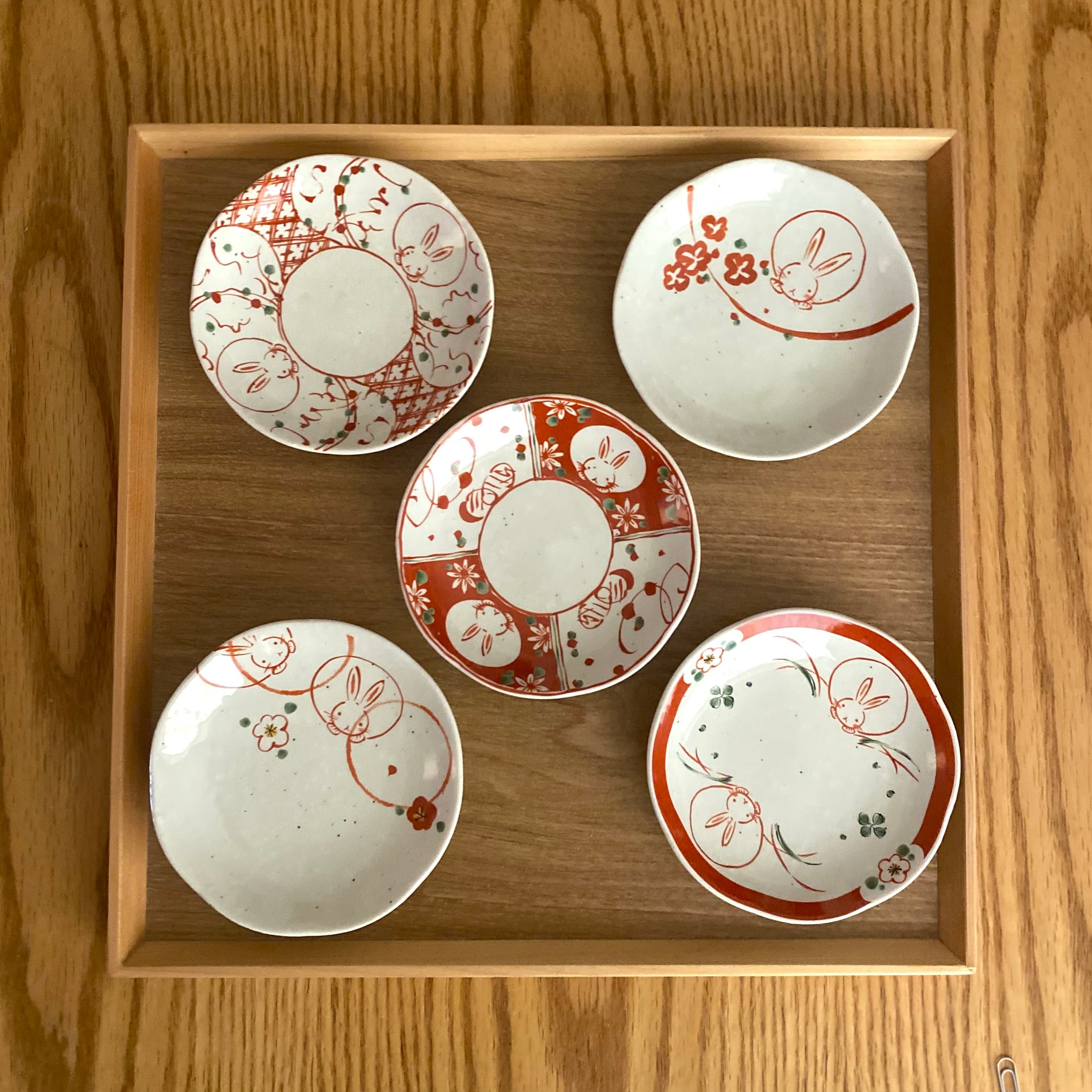 少し大きめの豆皿セット【赤絵うさぎ】 | 豆皿専科