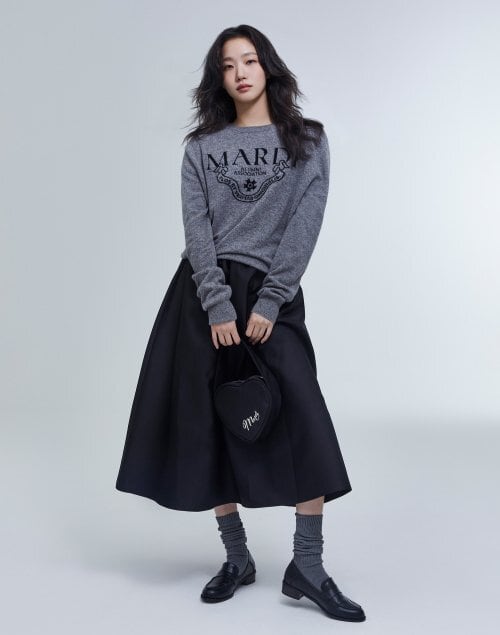 ☆IZ*ONE クォンウンビ 着用！！【Mardi Mercredi】CASHMERE CREW NECK
