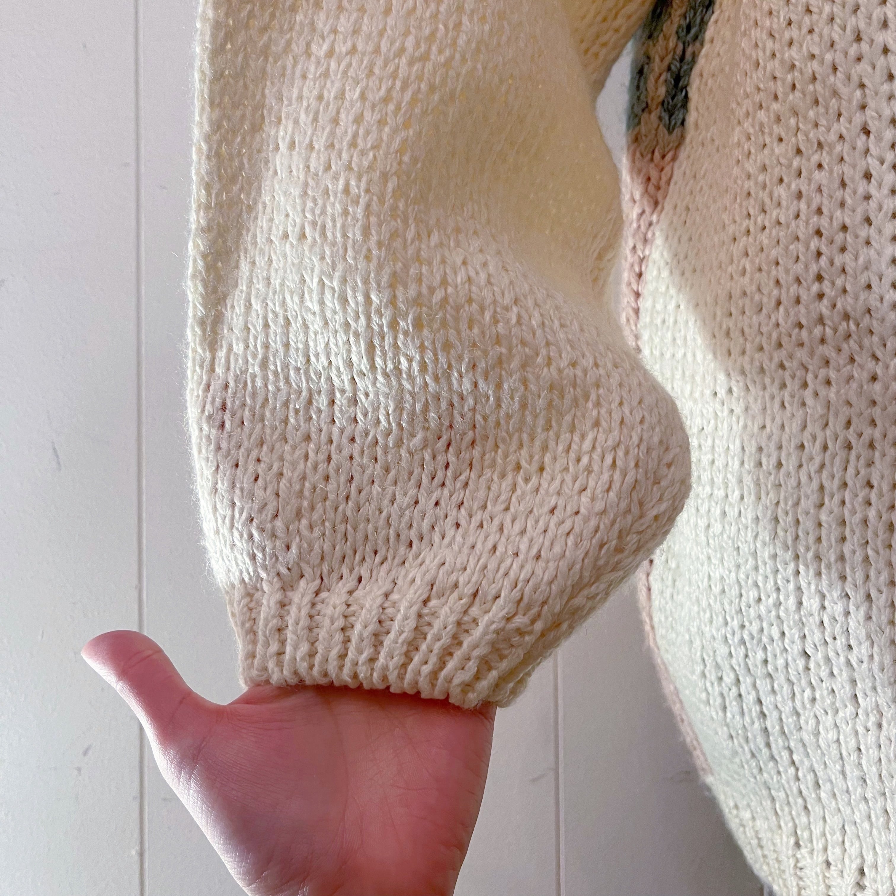 flower check knit sweater