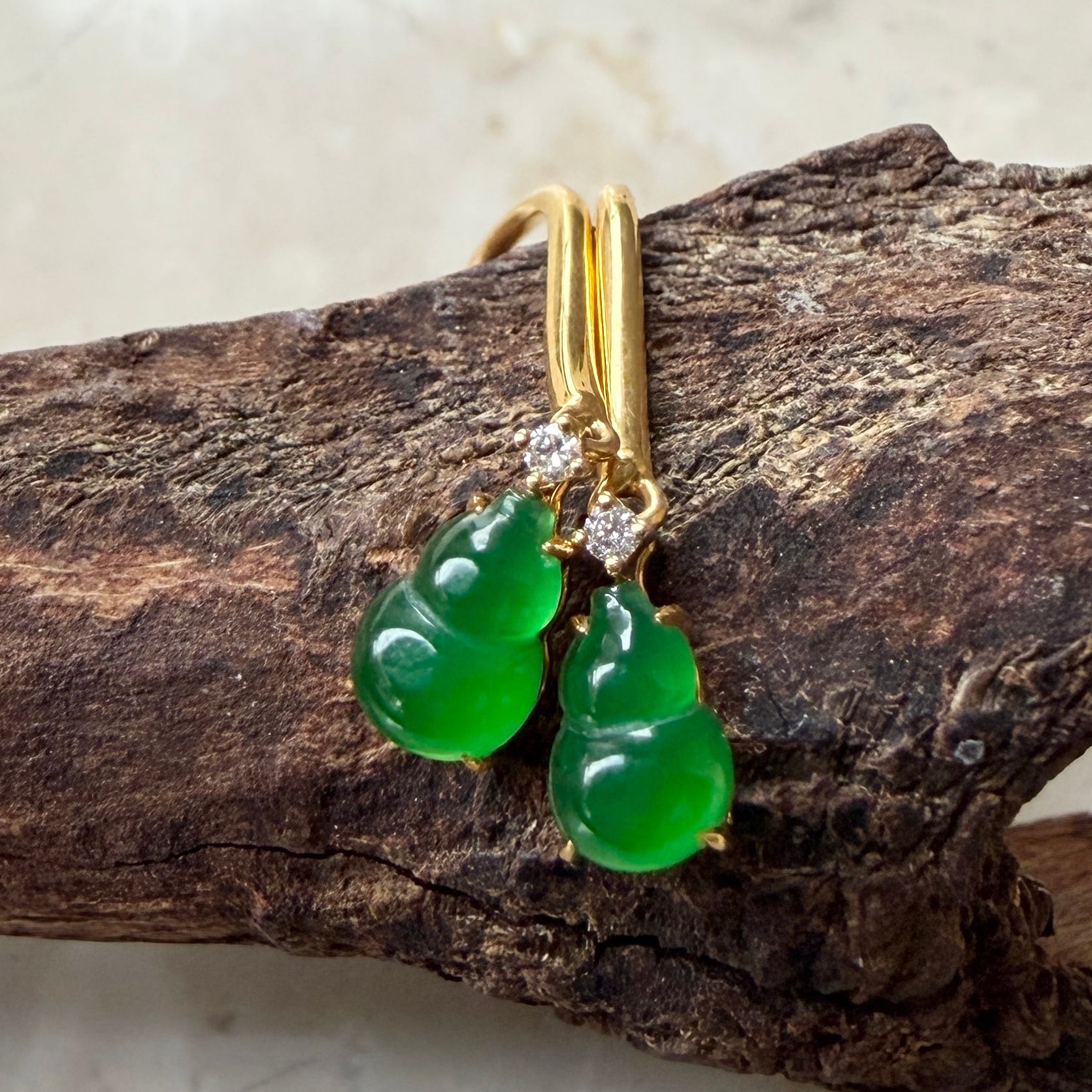 最高級緑色　琅玕翡翠弥勒仏 鑑別書付き　瓢箪ピアス プレゼントに 最高級緑色 琅玕翡翠弥勒仏 鑑別書付き 瓢箪ピアス プレゼントに 最