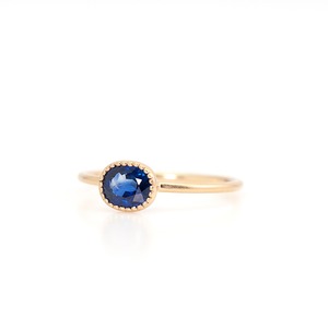 Bicolor sapphire ring / Oval milgrain
