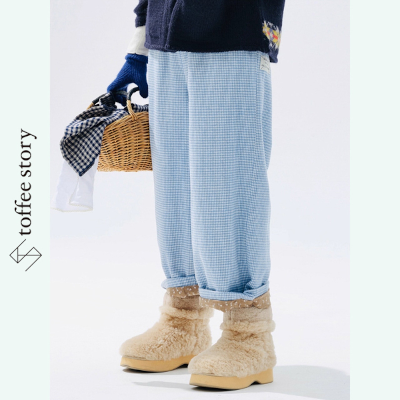 やさしい空色チェックのリラックスパンツ《i0799》