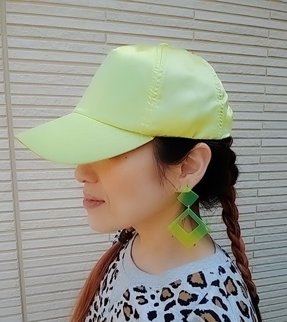 サテンキャップ ネオングリーン 帽子 ネオンカラー ベースボールキャップ フリーサイズ ダンス クラブ フェス イベント
