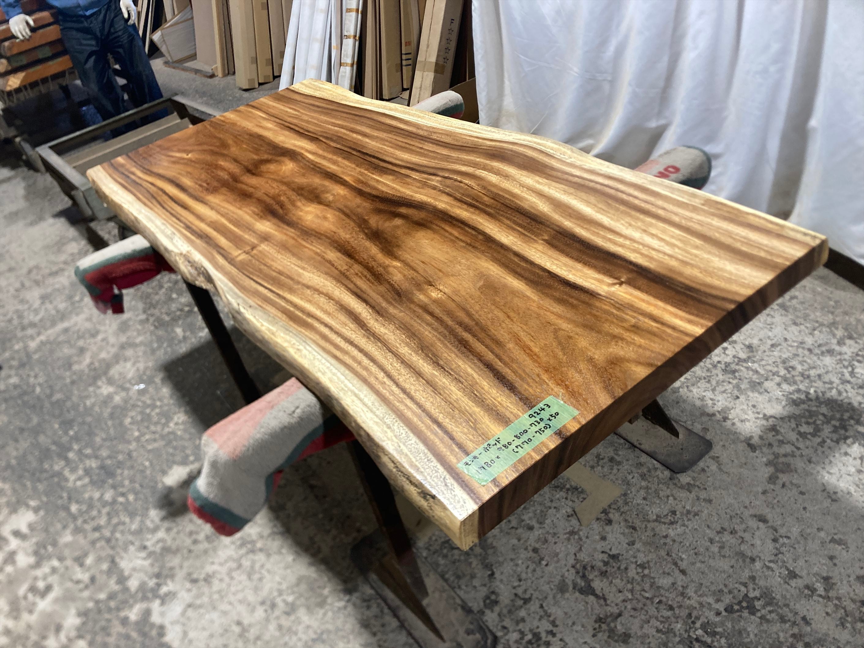 デスク | 銘木無垢材一枚板の来宝綜合銘木工業株式会社オンラインストア