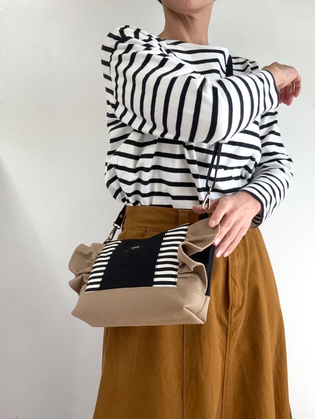 再販２回目・大人可愛いフリルショルダーバッグ・ベージュ・