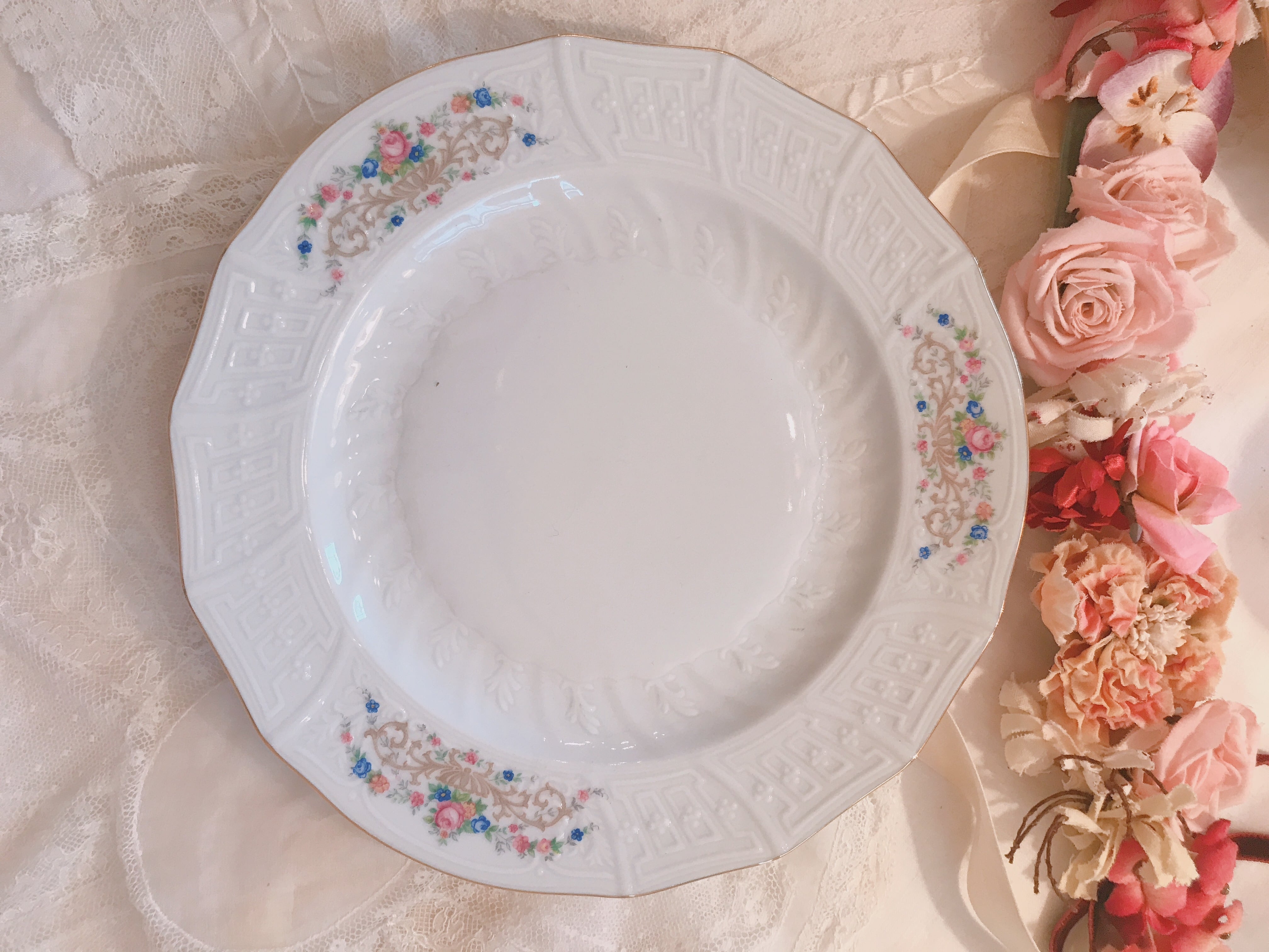 チェコの陶磁器ブランド「ピルケンハマー」の「ローズ アイビー」シリーズのお皿 チェコ1803年ピルケンパーマ花々が美しいお皿 | AntiqueRose