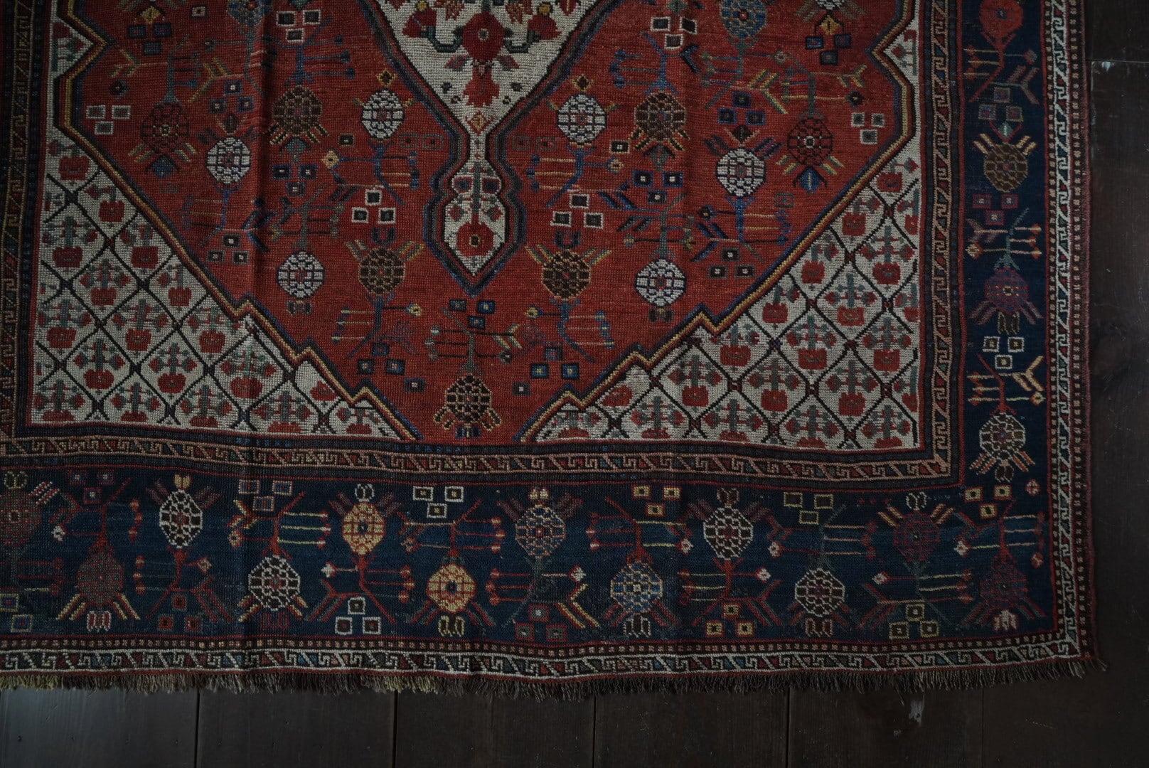 【SM131】華の楽園、パルメット模様の美しきラグ|アンティークハムセ