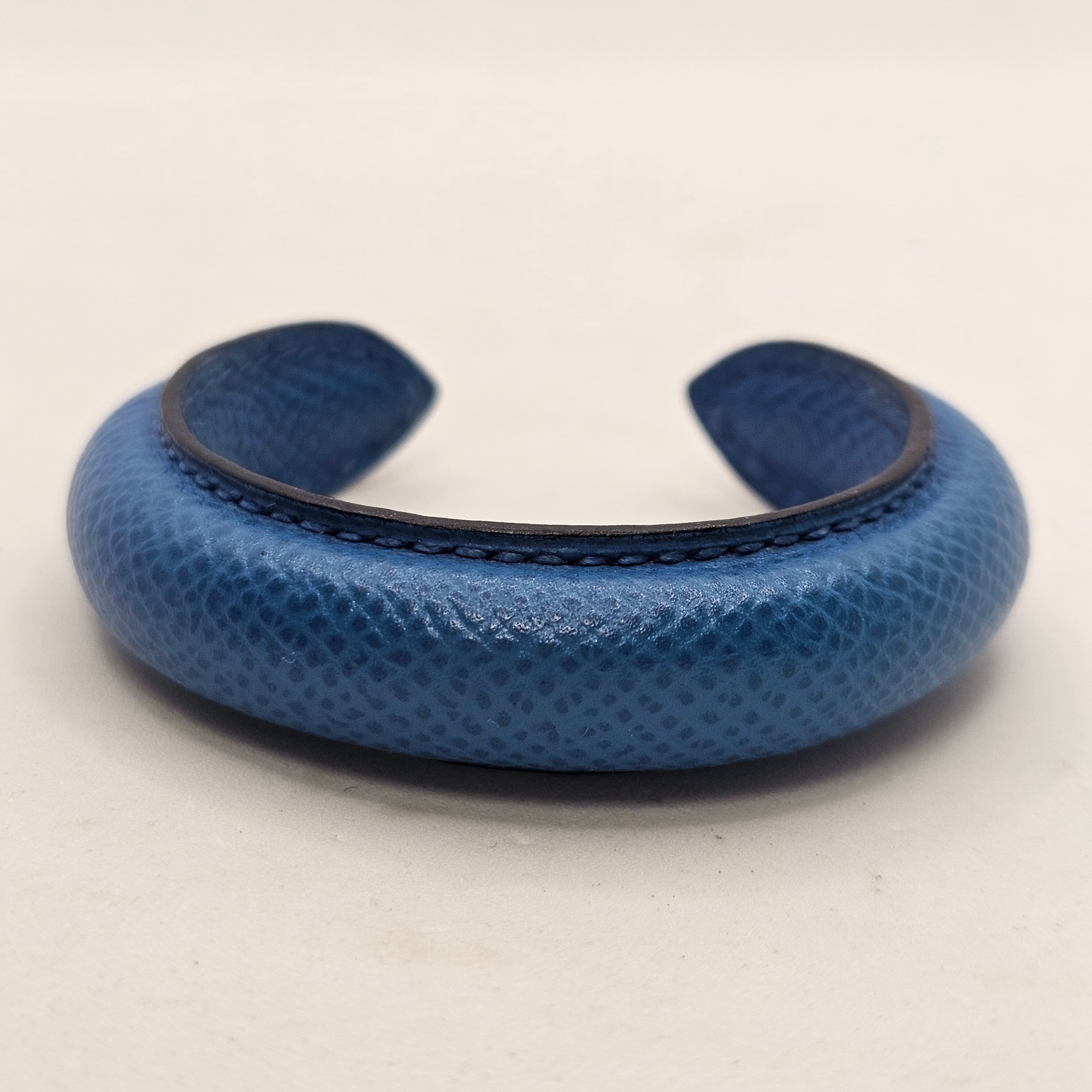 【希少】エルメス プールトゥール レザーバングル ぷっくり マルジェラ期 ブルー 希少】エルメス プールトゥール レザーバングル ぷっくり マルジェラ期