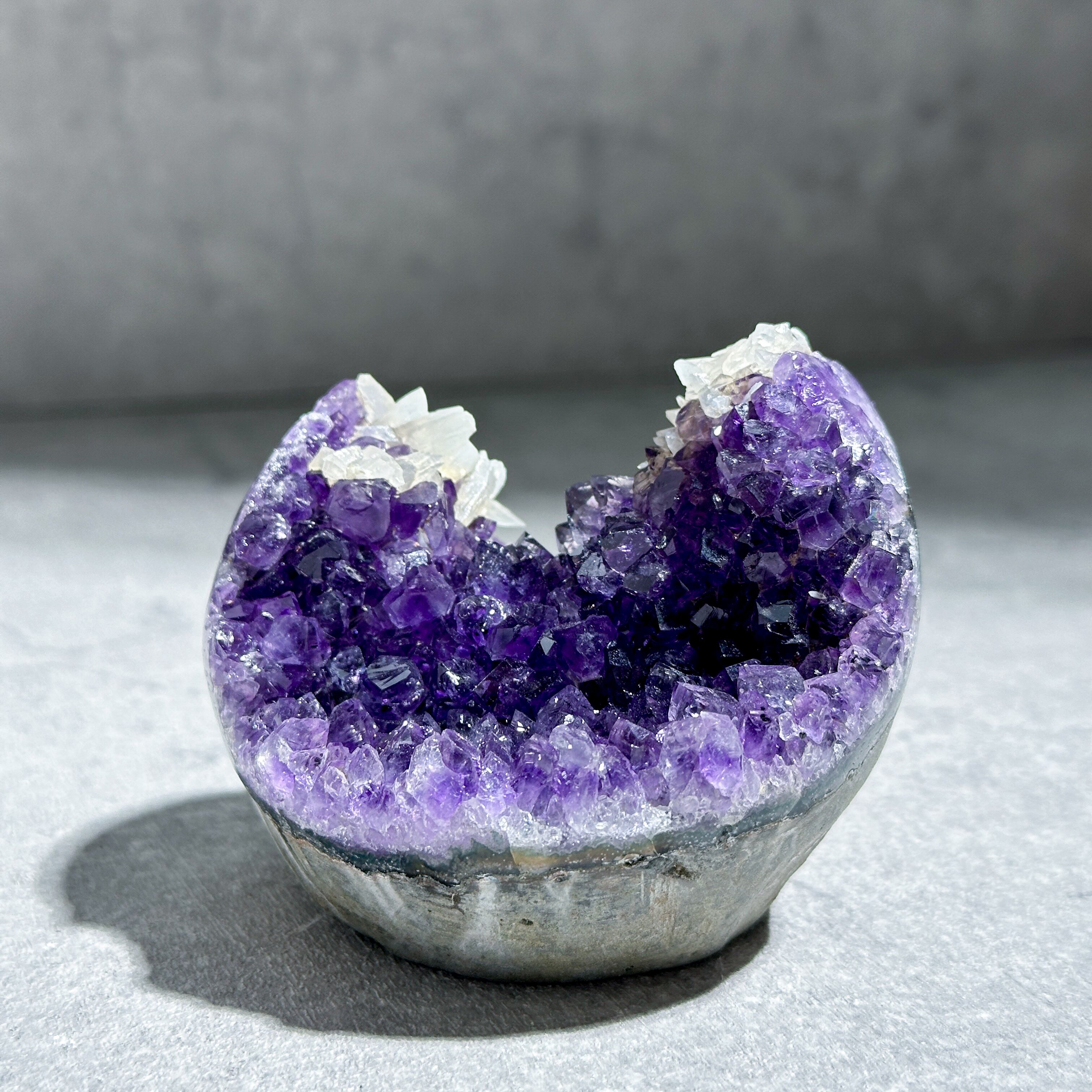 SALE ウルグアイ産　アメジストカルサイト共生　置物　天然石 SALE ウルグアイ産 アメジストカルサイト共生 置物 天然石