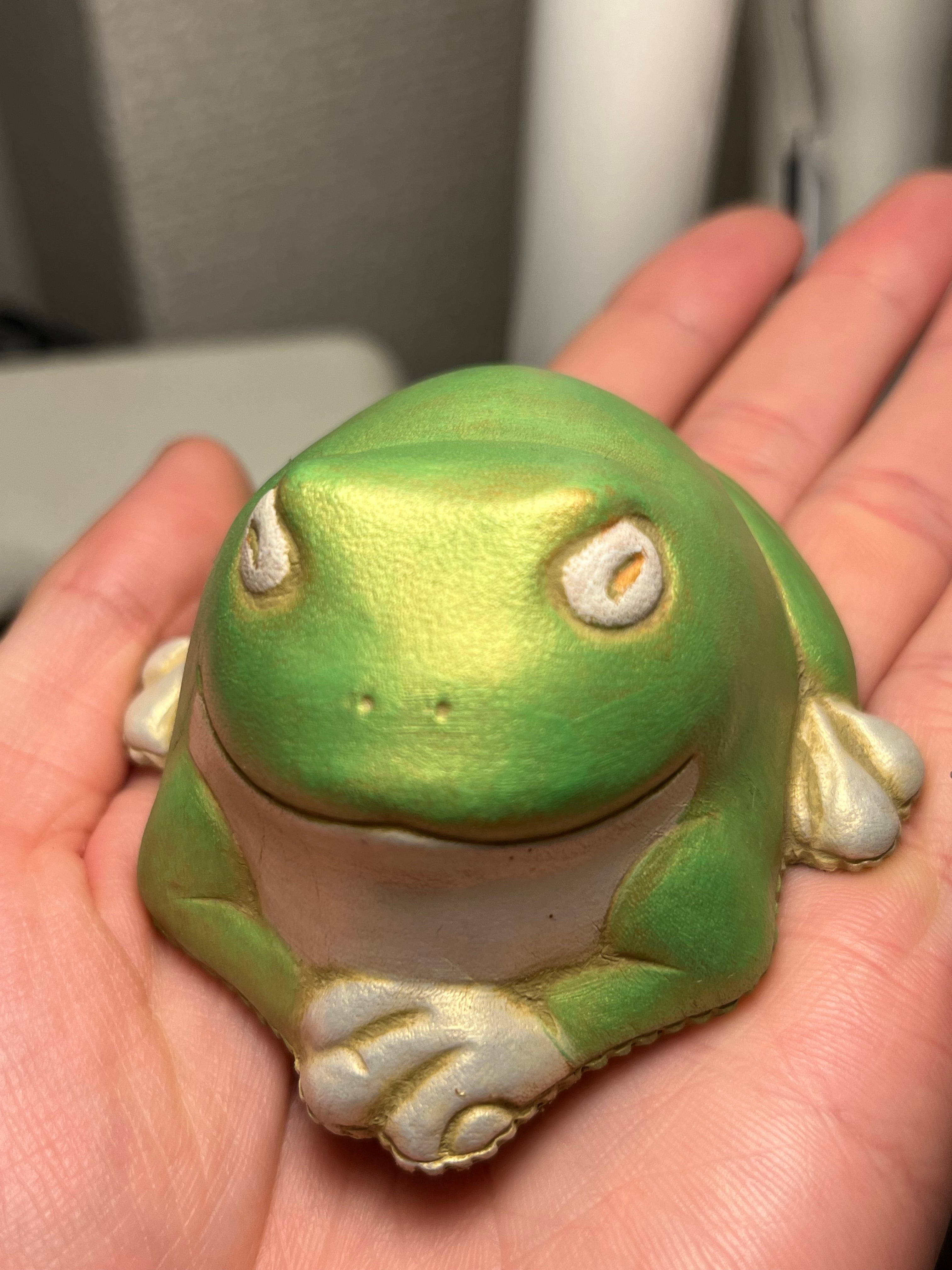 皮革造形作家・河野甲作品／ペーパーウェイト「カエル」 | オモニキチュウ