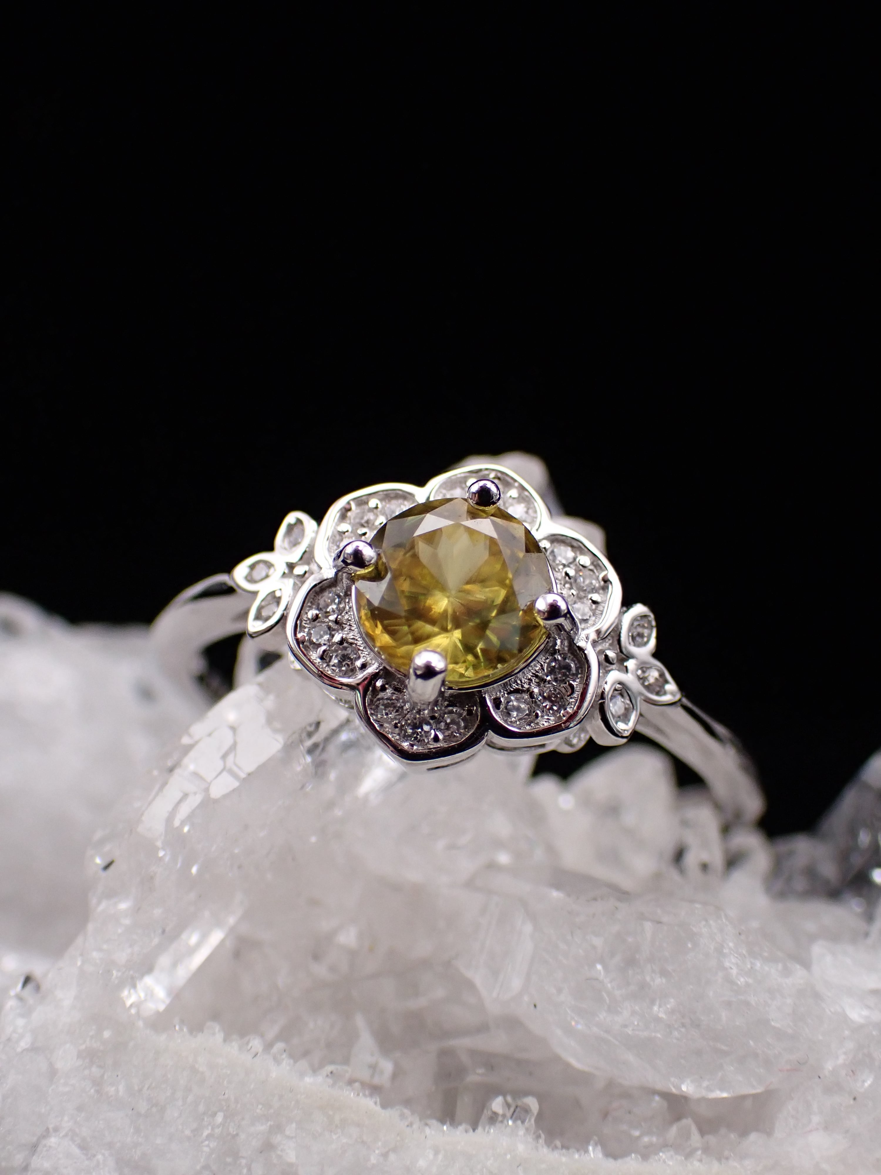 あーるめいど 花束リング ザンドライトガラス フリーサイズ TIARE ring 合成アレキサンドライト濃 フリーサイズリングSV | 小さな