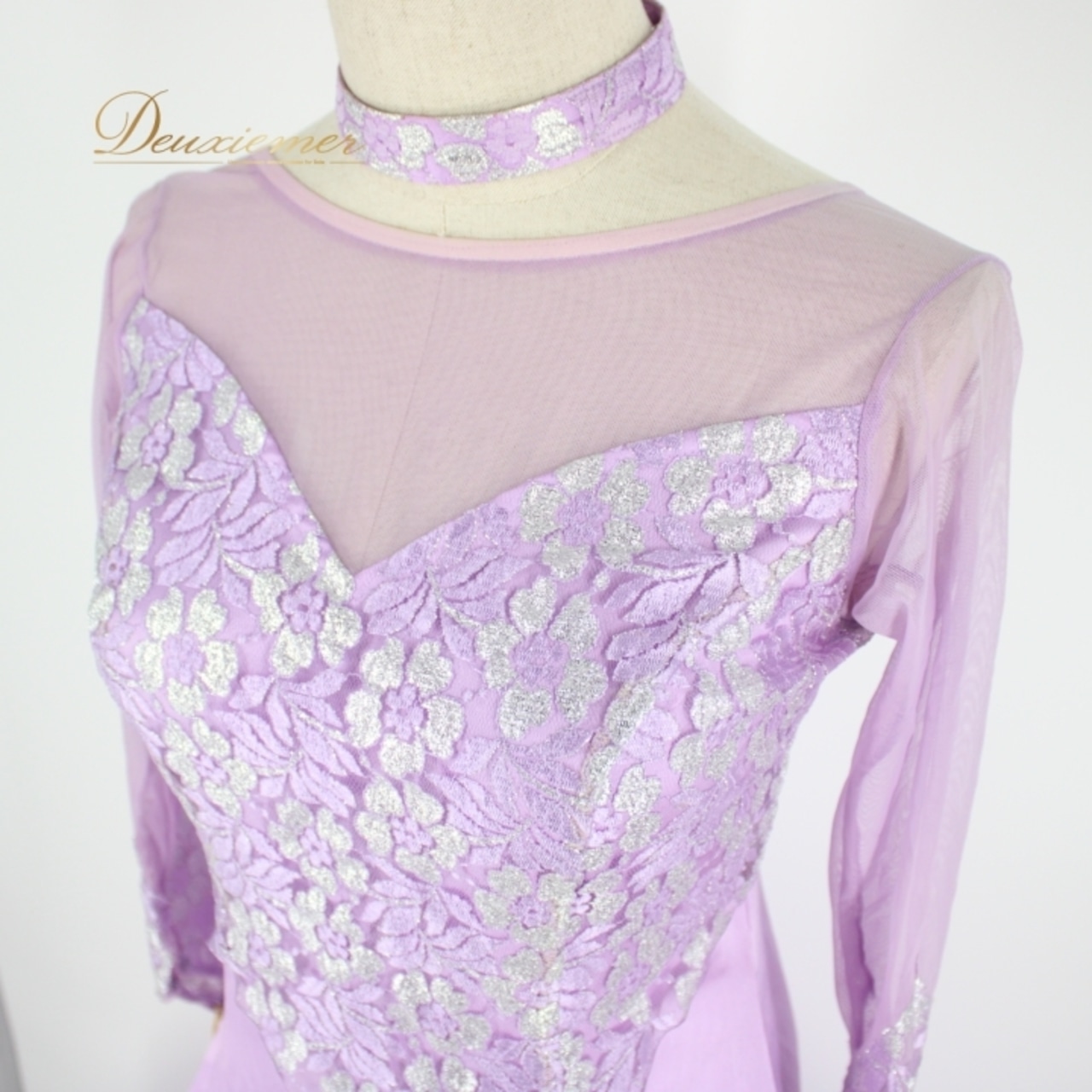 社交ダンス 衣装 スタンダード ドレス ワンピース レッスンウェア パーティ衣装 オールシーズン 薄紫 パープル系 シルバー系 銀色 花柄 レース パーティー用ドレス 女性用ダンス衣装 フラワー レース装飾 薄紫ドレス 社交ダンス用衣装 おしゃれ ドレスアップ 花柄 デザイン 伸縮性あり スタイリッシュ ルームウェア 体型カバー 秋冬用 ディスコ用 ダンスパフォーマンス