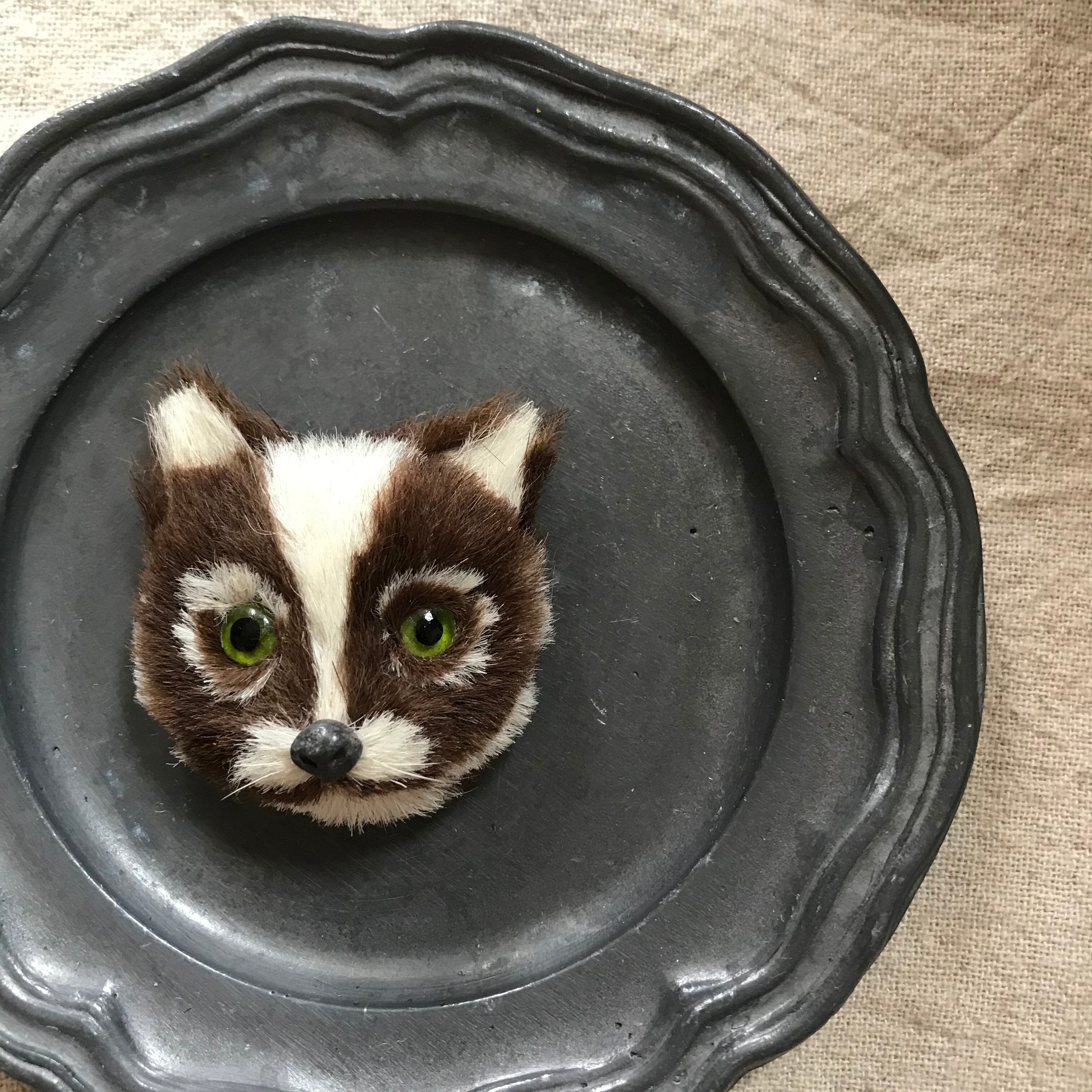 オオカミブローチ