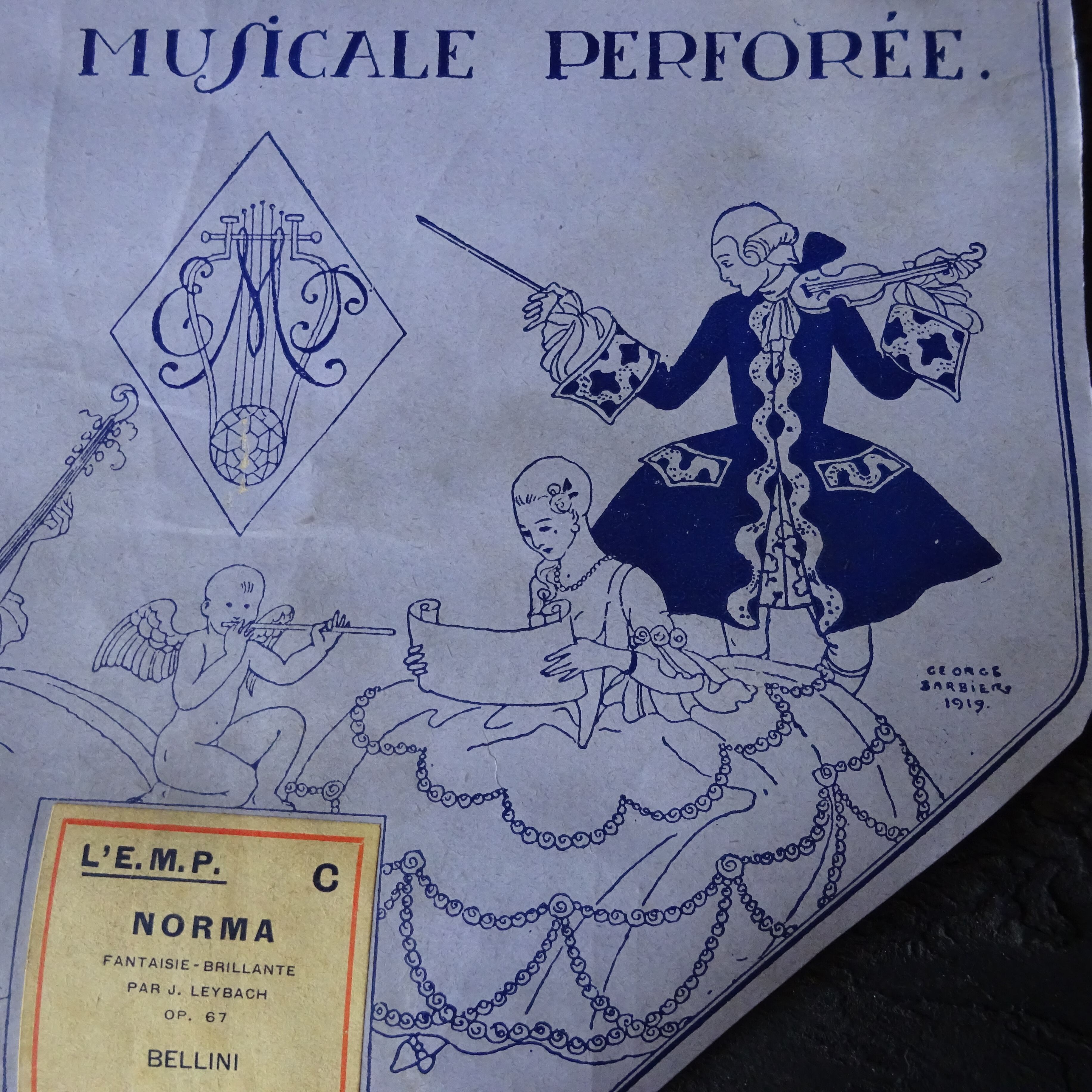Ancien rouleau perforé pour piano mécanique    (C)