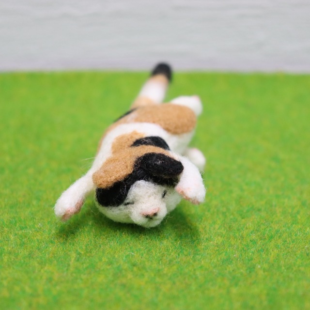 羊毛フェルト　猫の置物（三毛）　置物