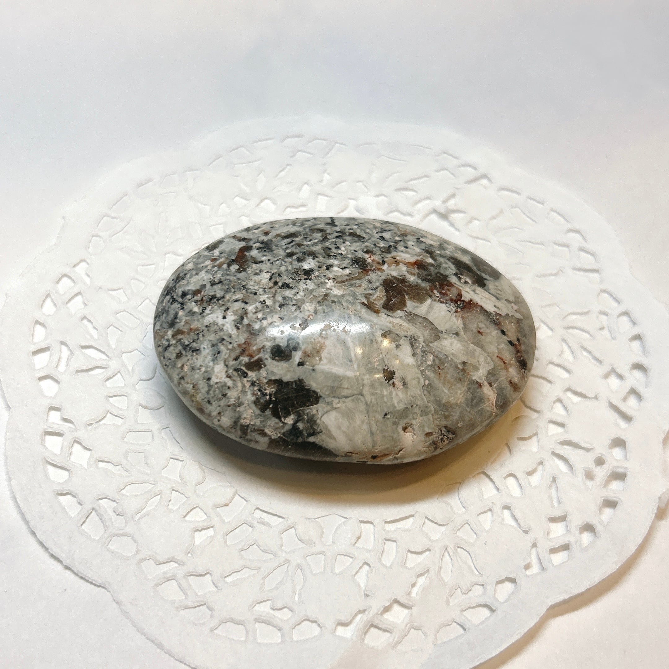 18059】ユーパーライト 紫外線で蛍光 Yooperlite 鉱物 天然石