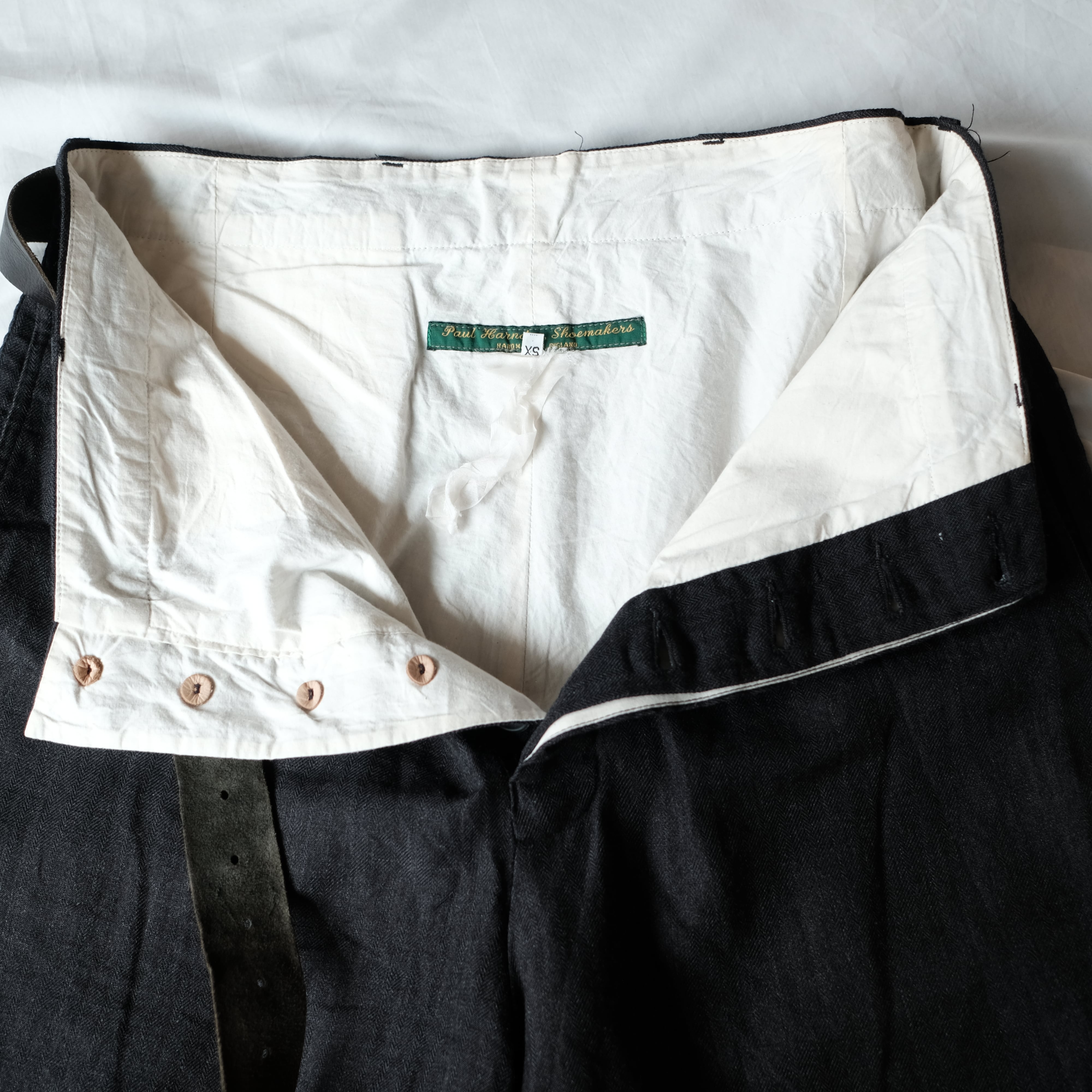 PAUL HARNDEN LEATHER BELT SHORTS | safarionline