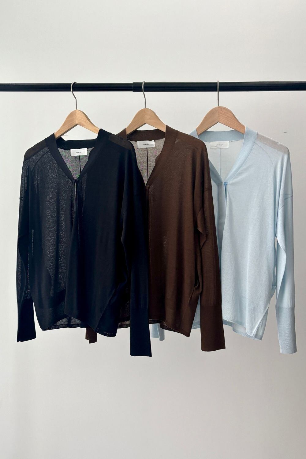 3/10発売開始 / Breathable Cotton Cardigan - BLACK | seven dot