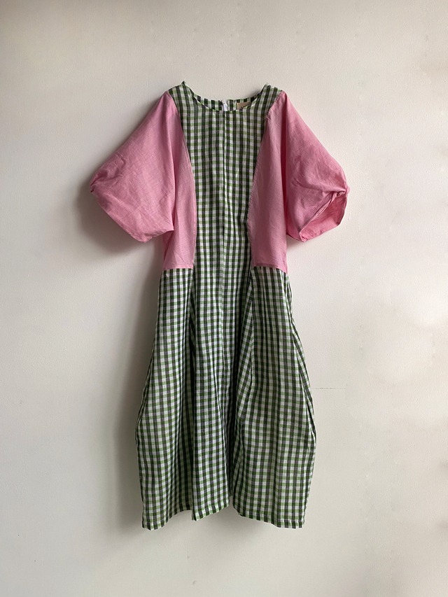 Short sleeve deformation dress "light pink & green gingham check" khadi cotton