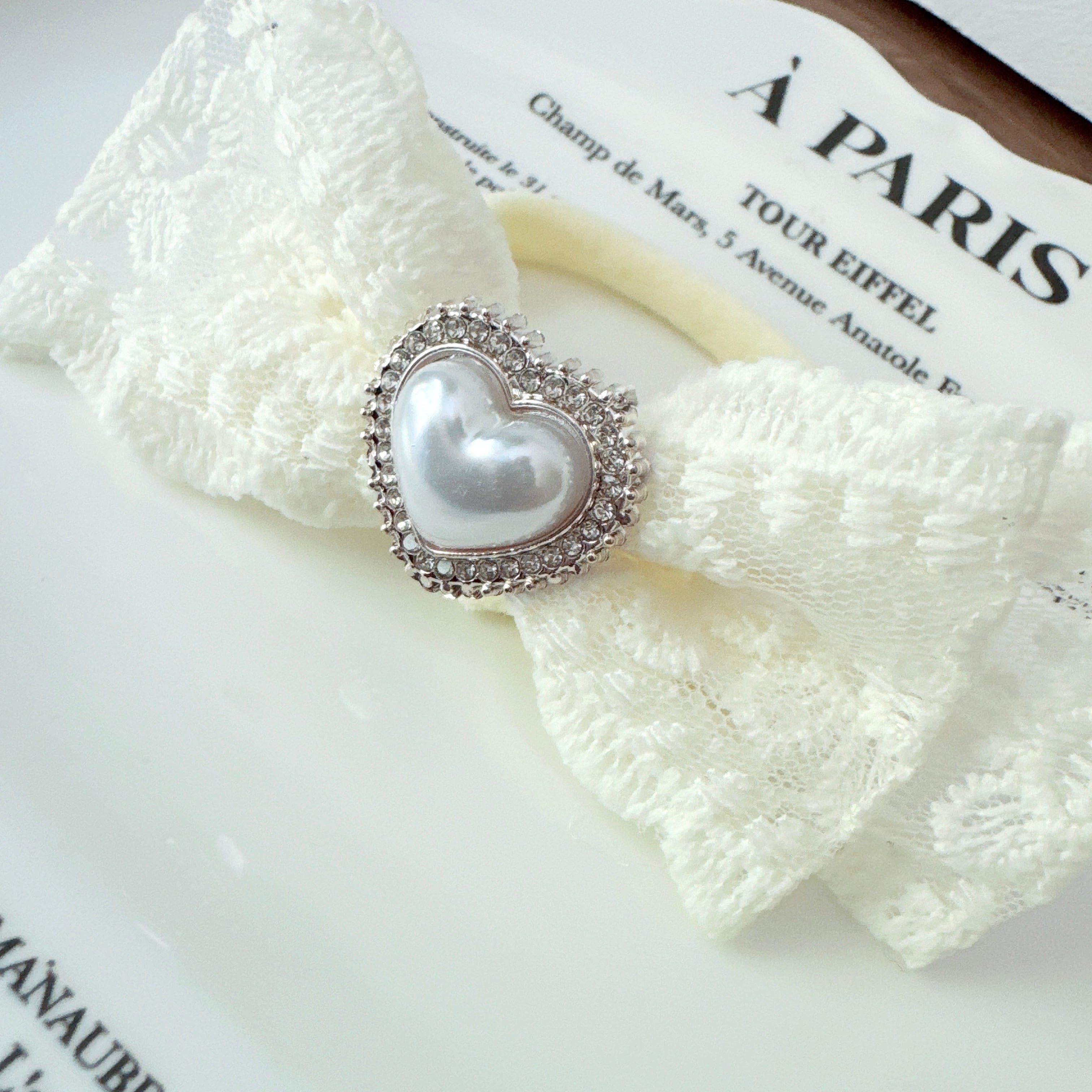 ハートビジュのレースリボンヘアバンド(後ろ支え付き)