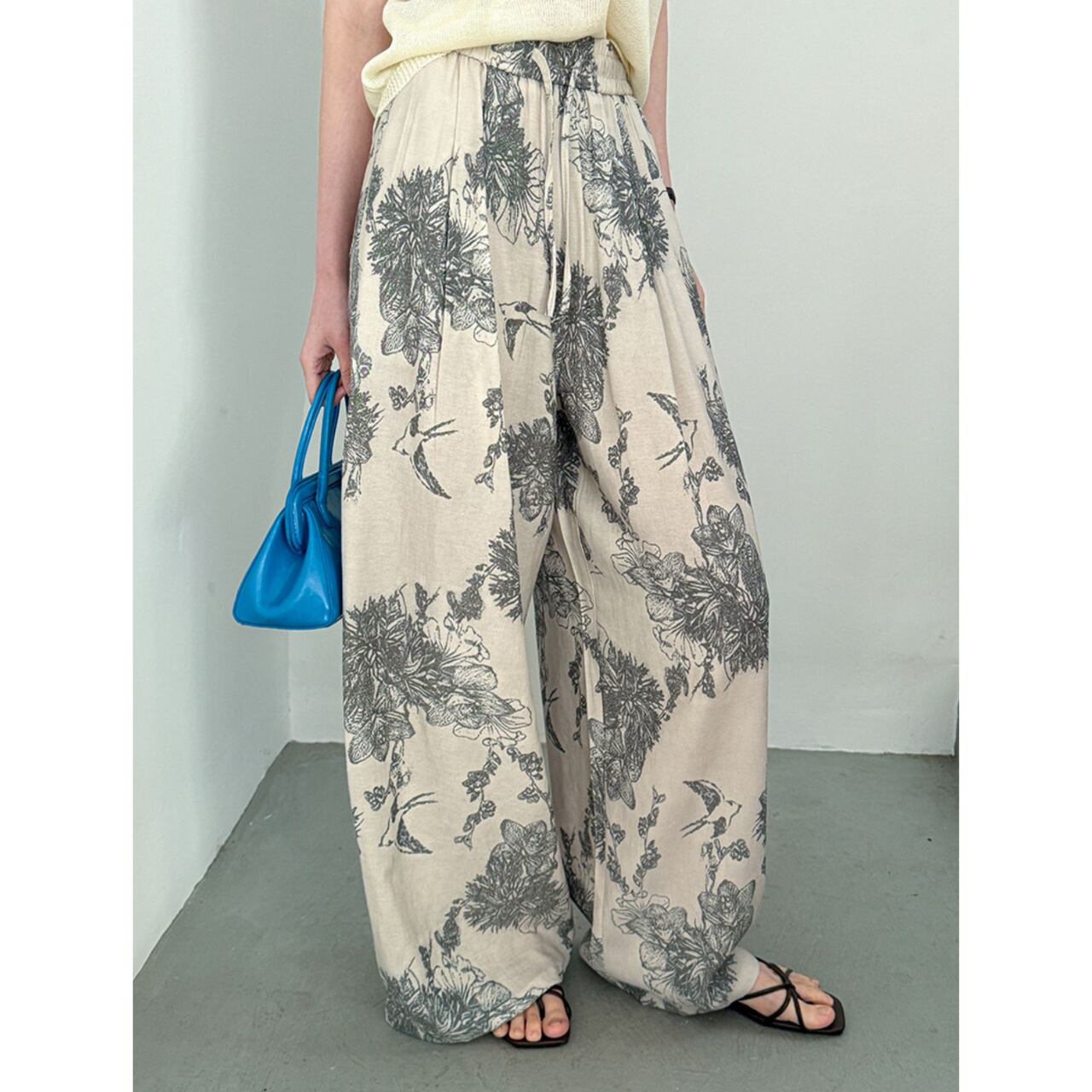 ボタニカルプリントワイドパンツ　a0502