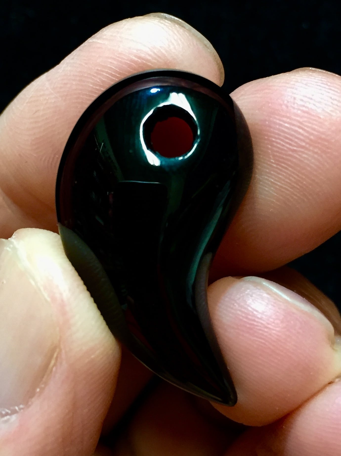 67) 冷静な見極め「チベット・モリオン」勾玉