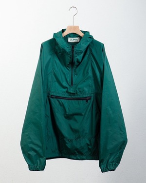 old "L.L.Bean" nylon anorak jacket / Made In USA / COLOR:GREEN