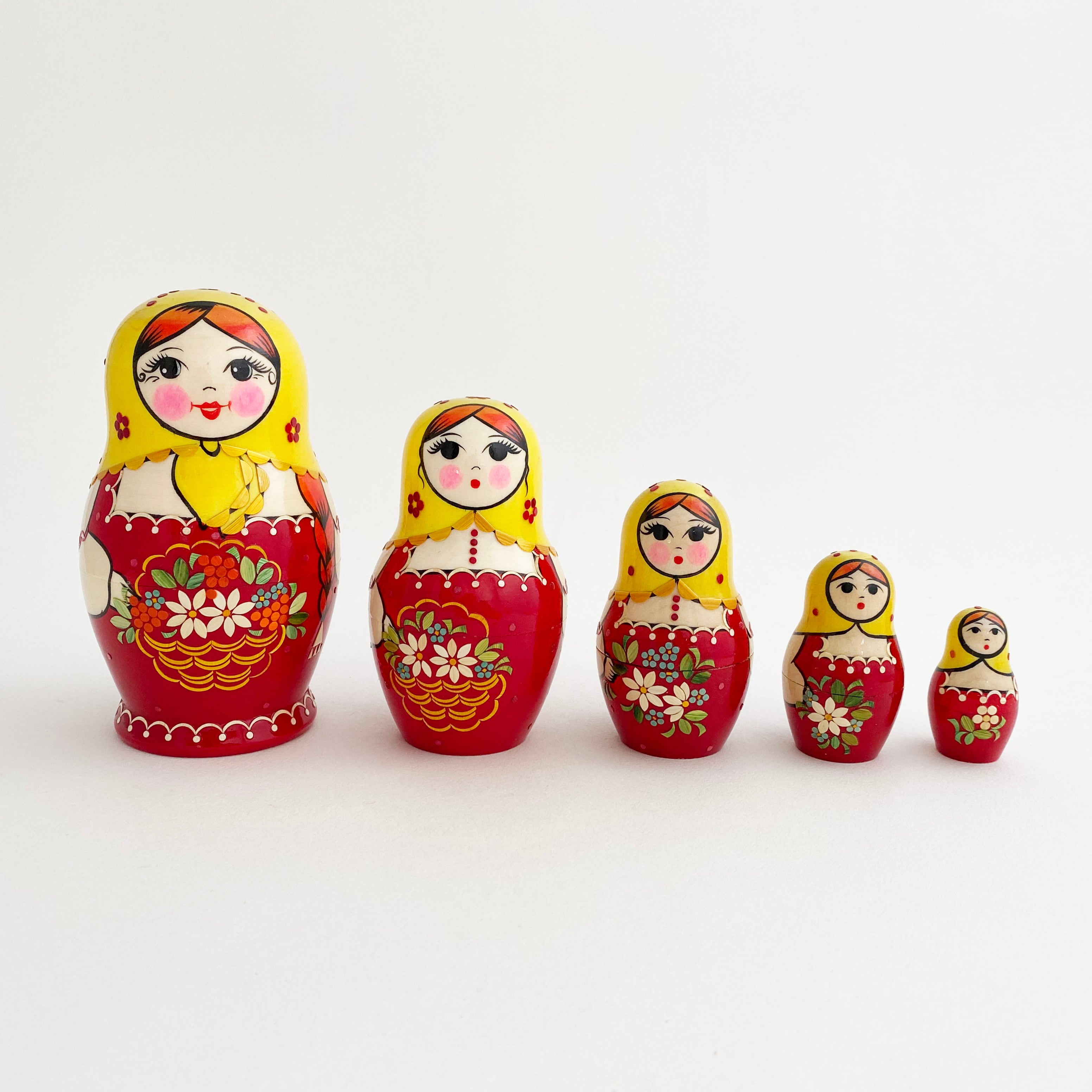 麦わらノーリンスク産マトリョーシカ / 花かご(5個組)