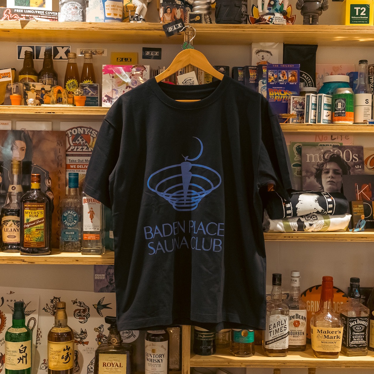 BADEN PLACE×RSB SAUNA CLUB Front Print S/S Tee BLACK