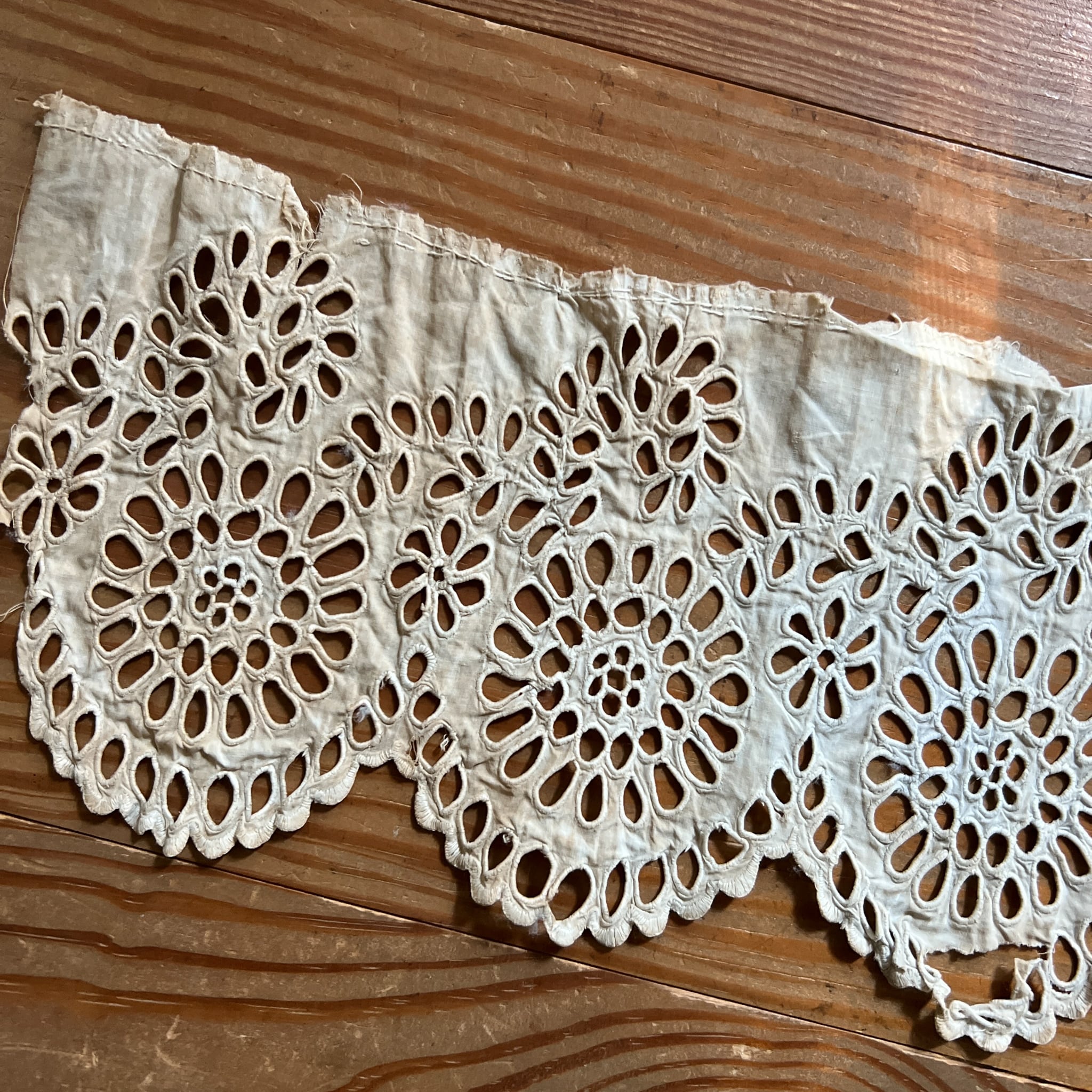 古いレース(B) ハギレ ドイリー フランスアンティーク ヴィンテージ