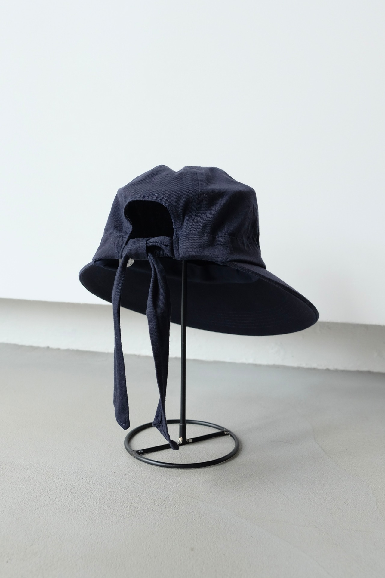Big brim cap