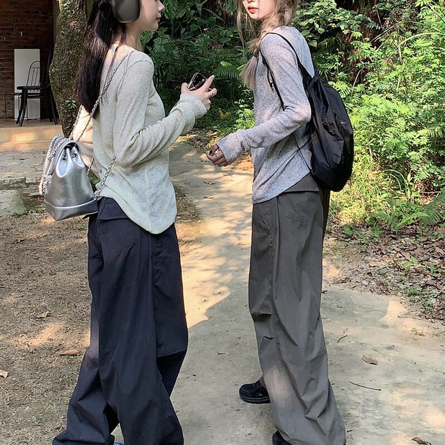セットアップ レディース トップス パンツ ボトムス ニット セーター プルオーバー ロングパンツ ワークパンツ 長袖 萌袖 ラウンドネック 紐 フェミニン 透け感 アメカジ 薄手 かわいい 大人可愛い きれいめ シンプル カジュアル 上品 おしゃれ こなれ感 ラフ メンズライク 抜け感 ベーシック アメリカン 無地 春 夏 秋 お出かけ お泊まり アウトドア キャンプ 旅行 公園 休日 コーデ 普段使い 着回し 紫外線対策 S M L ゆったり フリーサイズ グレー モスグレー ネイビー グリーン