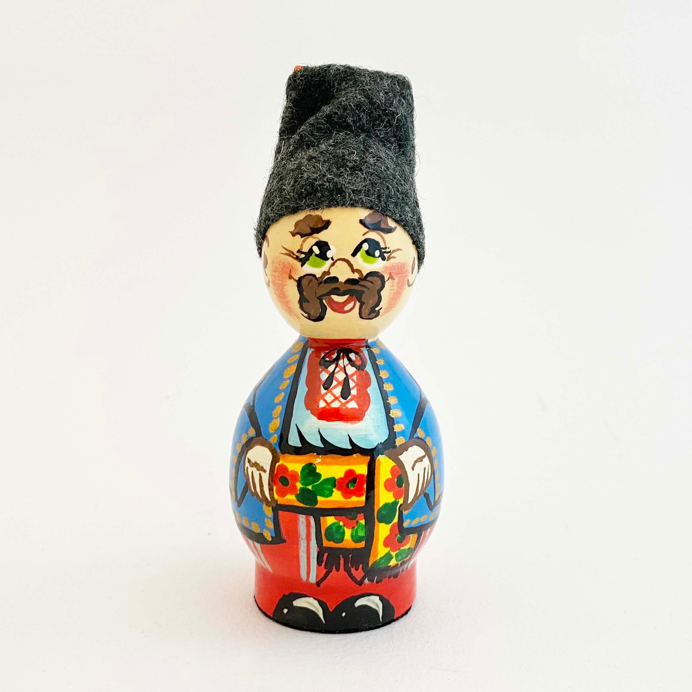 ウクライナの民族木人形（男性 / 花柄ベルト）