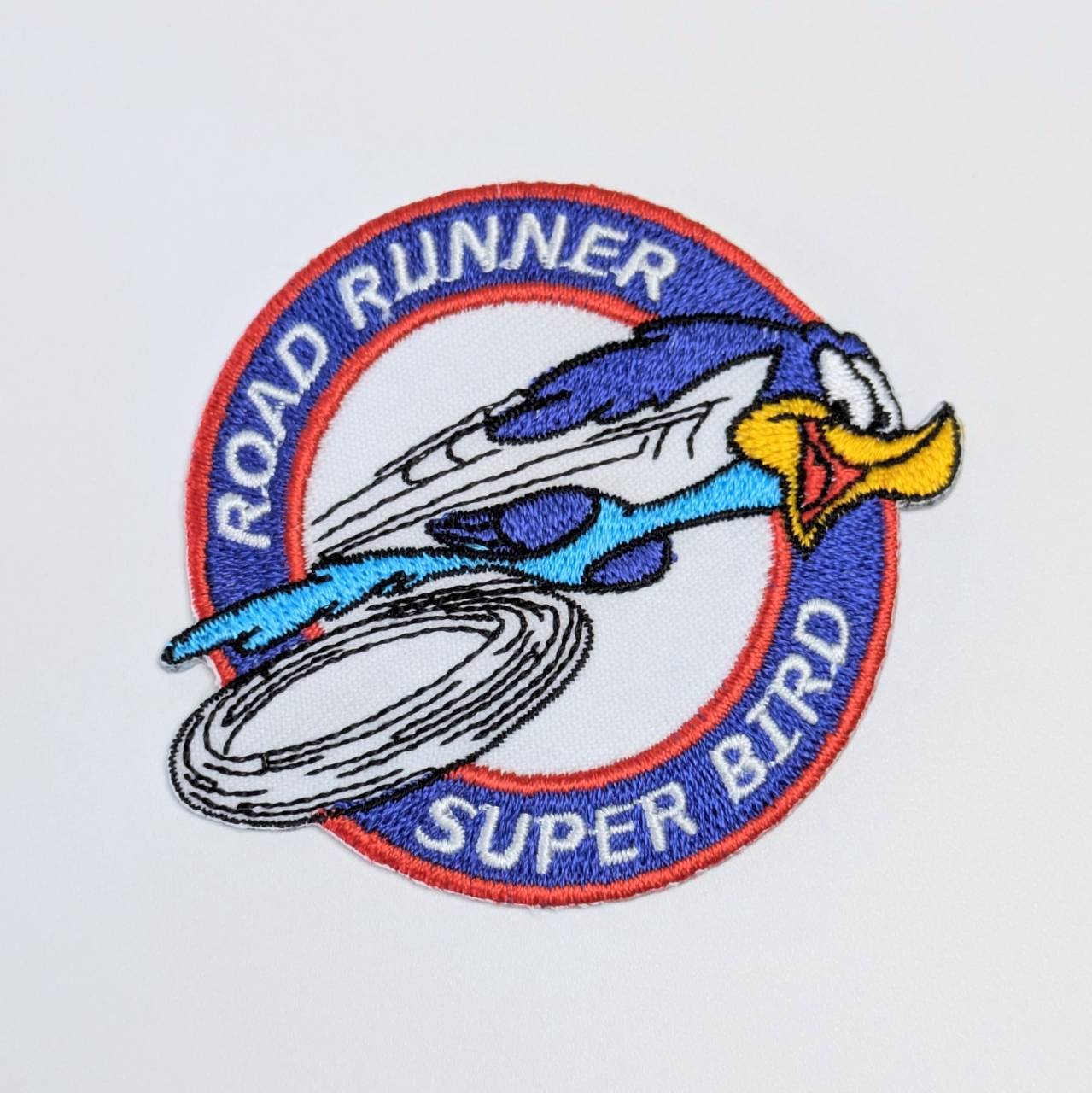 送料無料！ ★刺繍アイロンワッペン★【 Looney Tunes / ルーニーテューンズ 】 ロードランナー“ SUPER BIRD ”〚アメリカン雑貨 アメトイ〛
