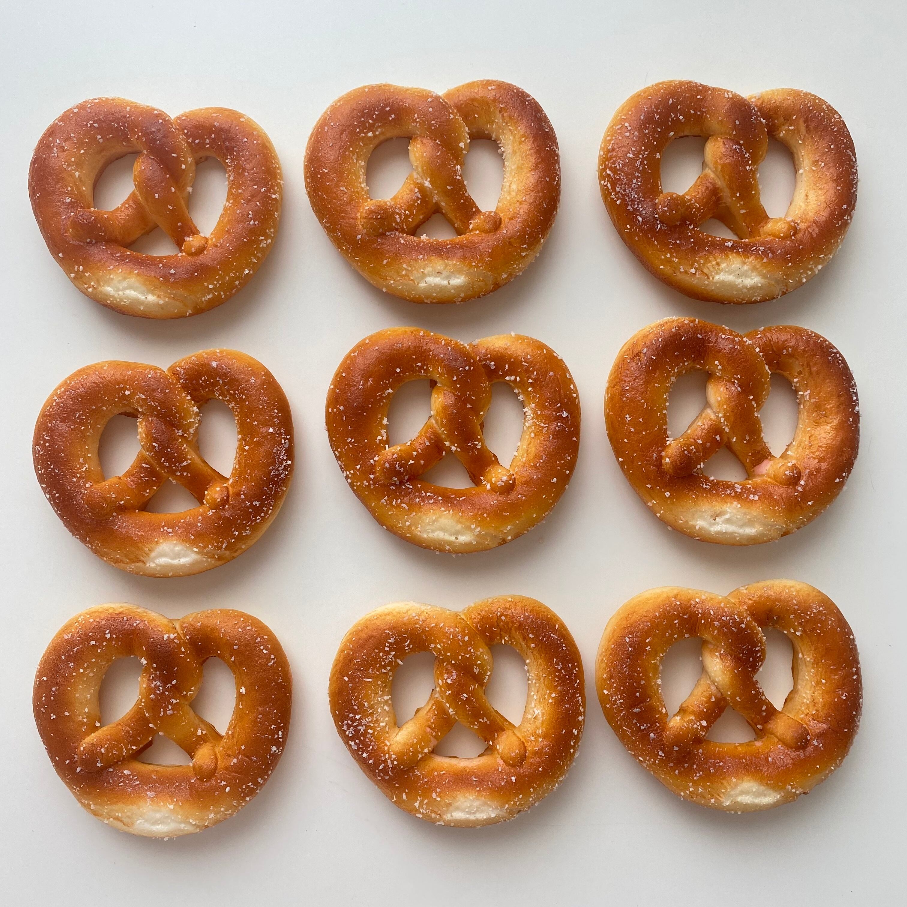 pretzel 2set & donuts