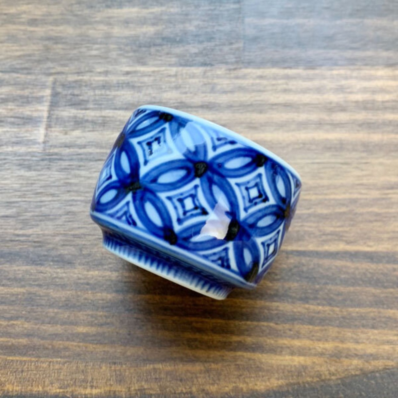 有田焼　太鼓型煎茶　ぐい吞み　七宝地紋