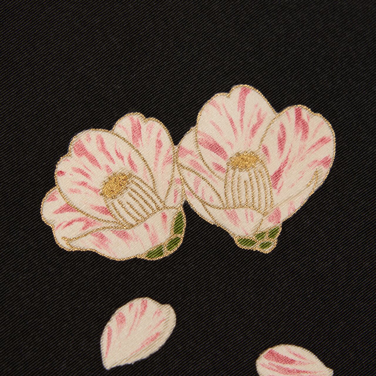 作り帯 刺繍 椿 キラキラ 銀座きしや扱 斑入りの椿のお花の模様 手描友禅名古屋帯【中古