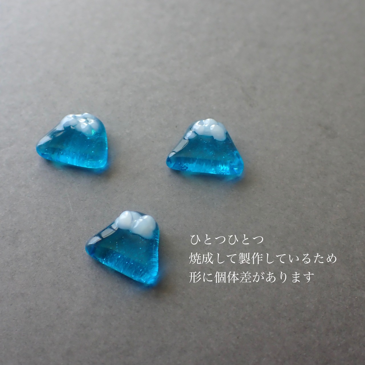 ガラスの富士山ネクタイピン