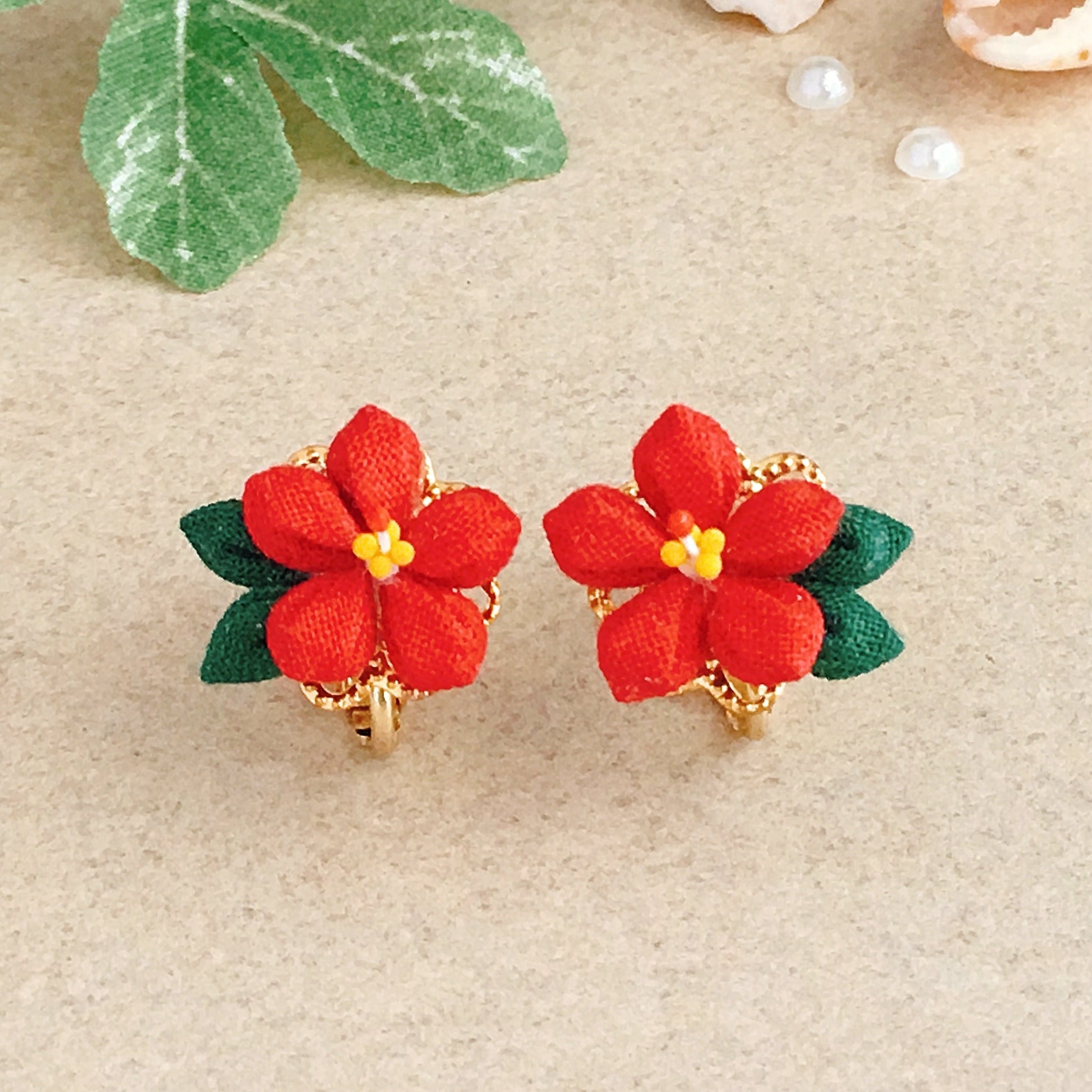 つまみ細工 ハイビスカス・プルメリアの ピアス イヤリング