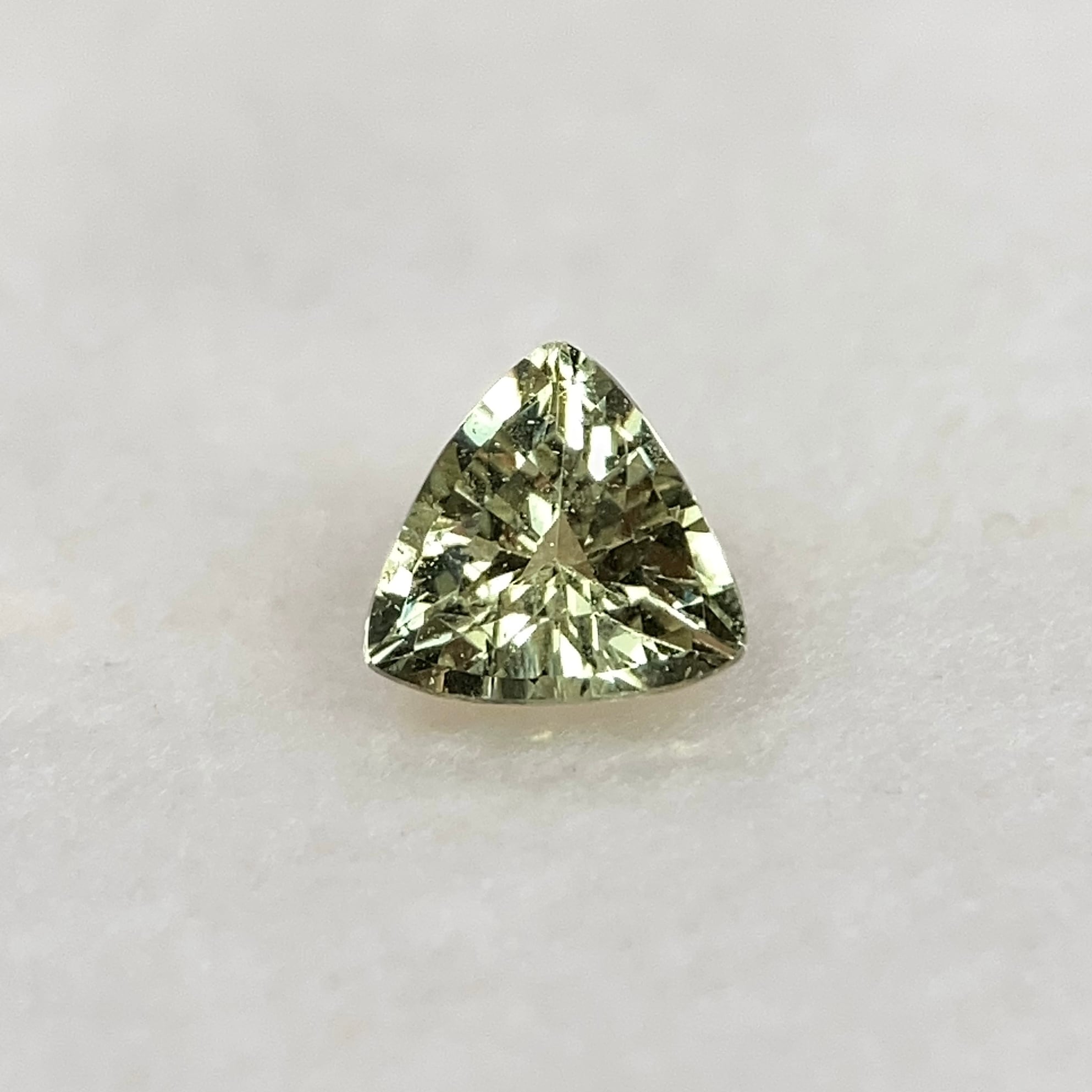 サファイア 0.432ct イエローグリーン 簡易ソーティング付き No.199