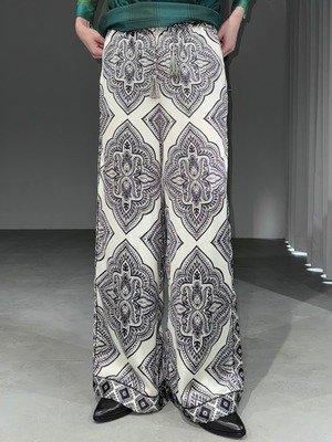 satin damask wide pants / beige × black