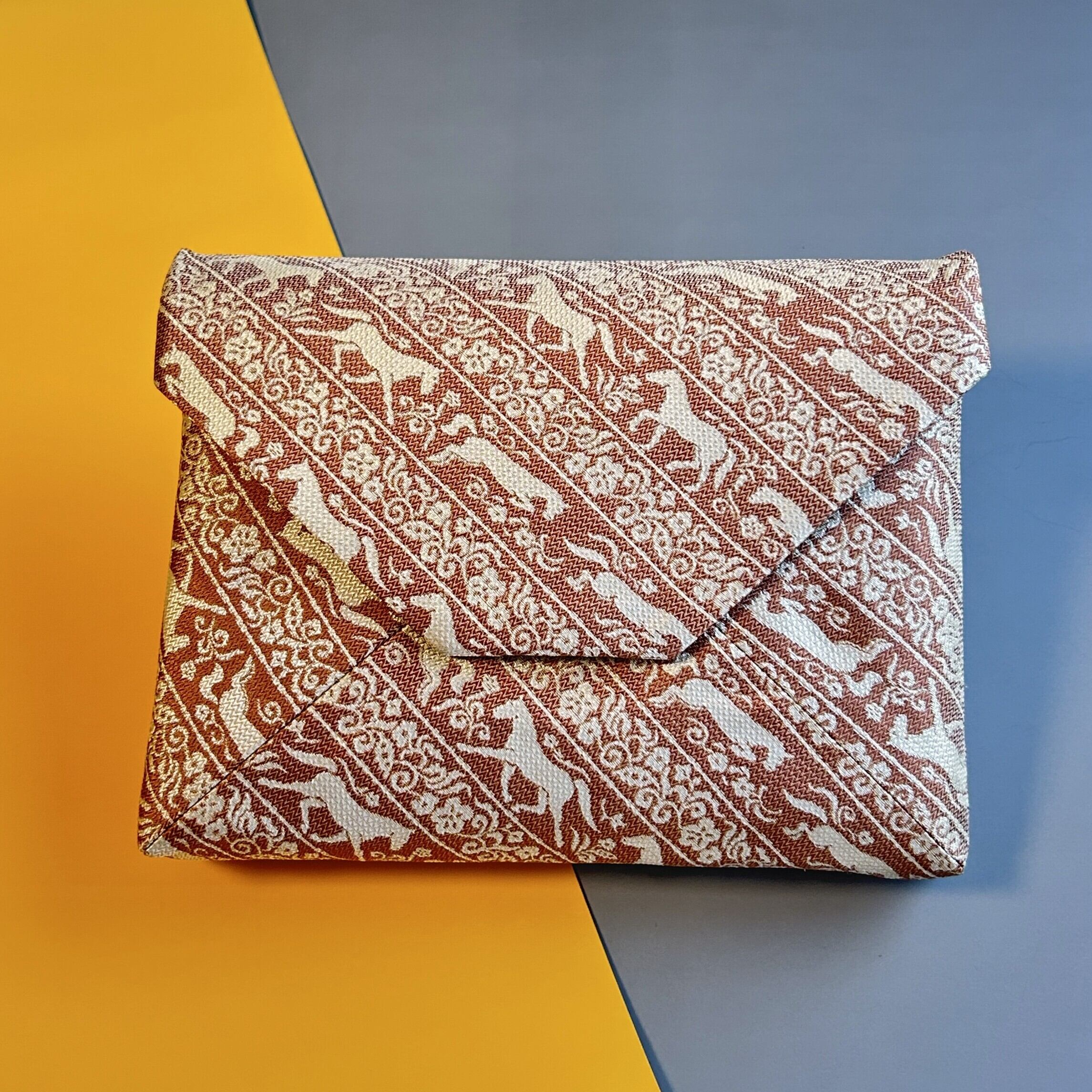 2026干支】数寄屋袋［有香型］ 段馬文様(肉桂色) | 茶道帛紗 大阪有香