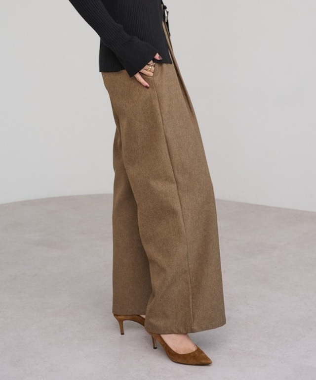 クラシカルシルエットパンツ