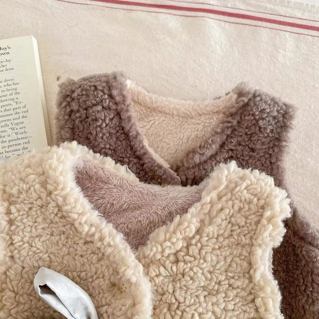 【取寄】トレンドのリボンがポイントのもこもこベスト