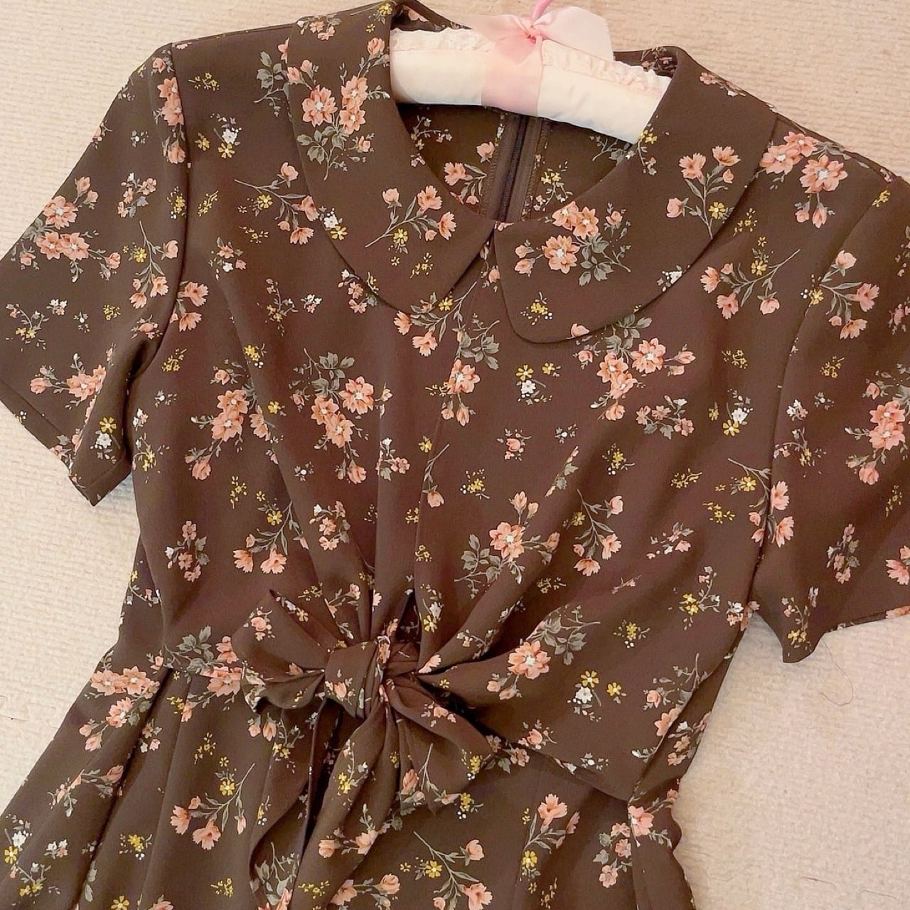 brown flower waist ribbon one-piece