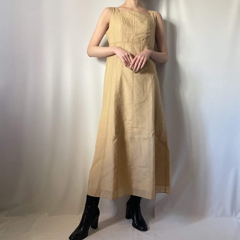 ベージュノースリーブワンピース Boutique888 ベージュのノースリーブワンピース