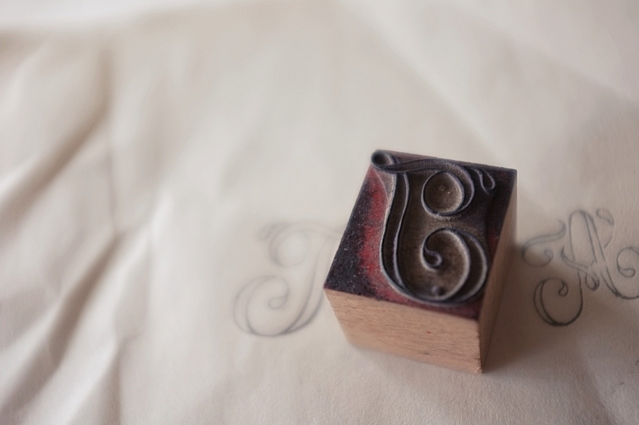 フランス 3c 曲芸的Tとモノグラムと刺繍用スタンプ アンティーク