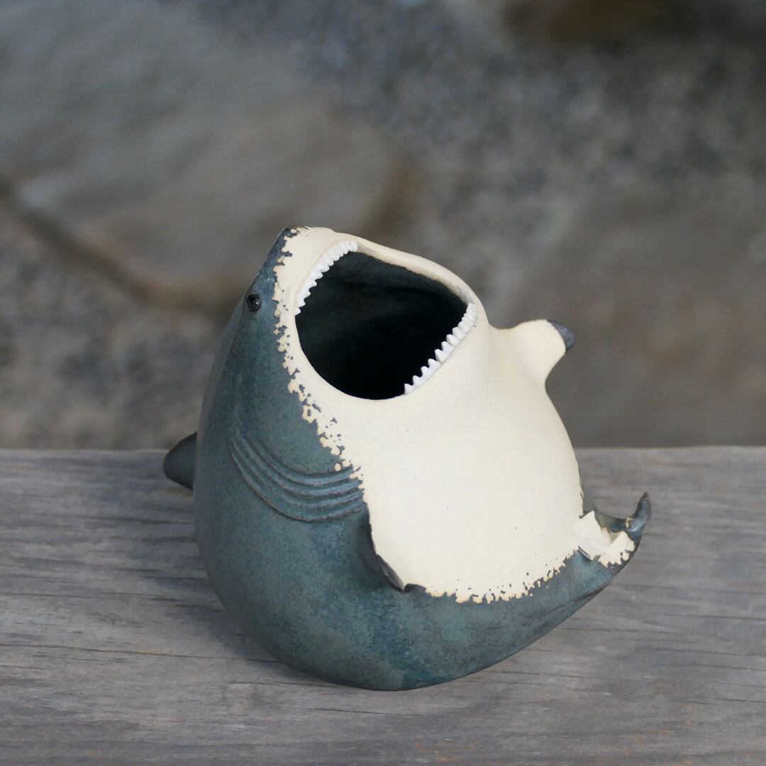 ホホジロザメ形酒器 | セラミミックonlinestore
