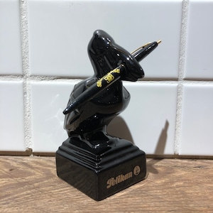 PELICAN / FOUNTAIN PEN STAND BLACK