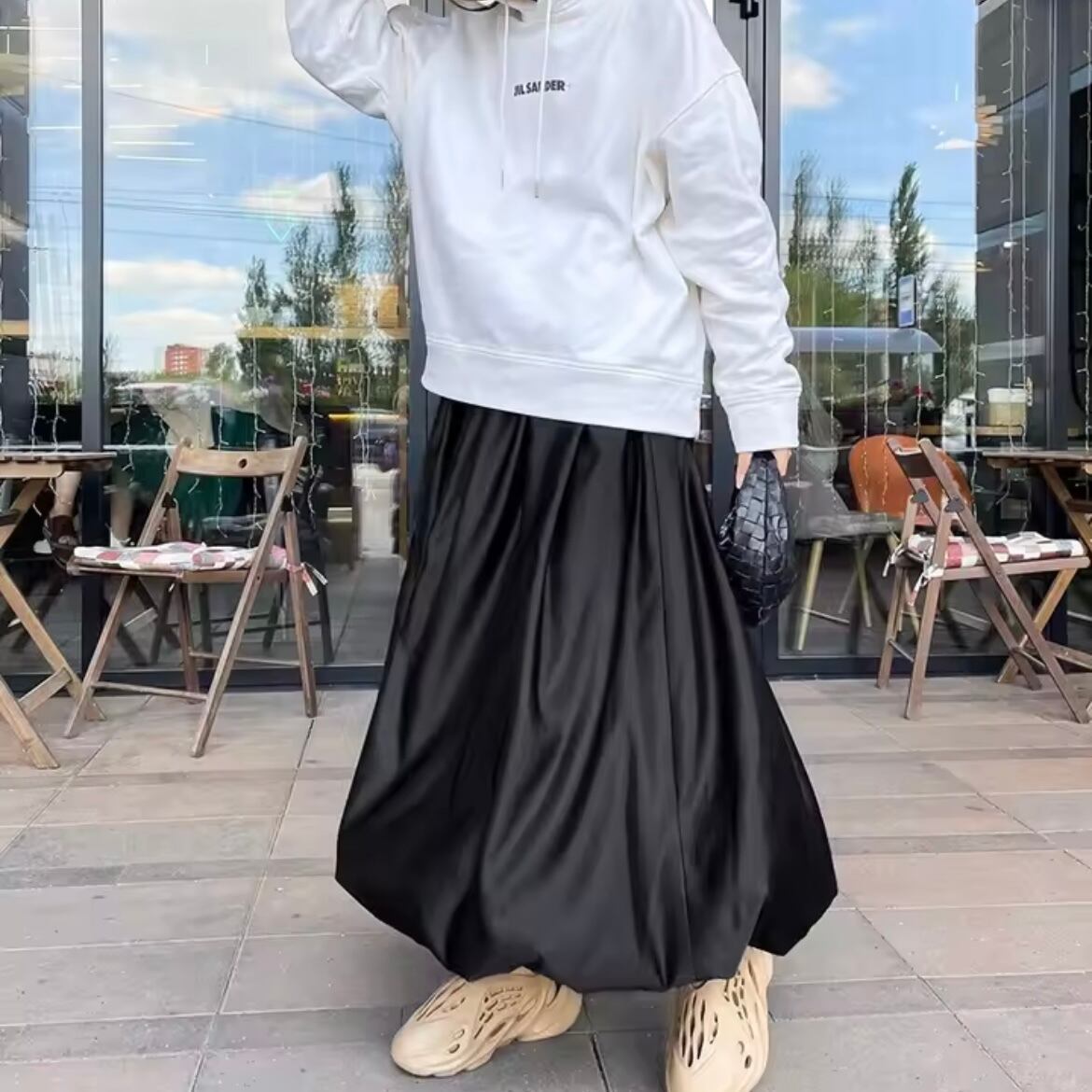 gloss satin ballon skirt